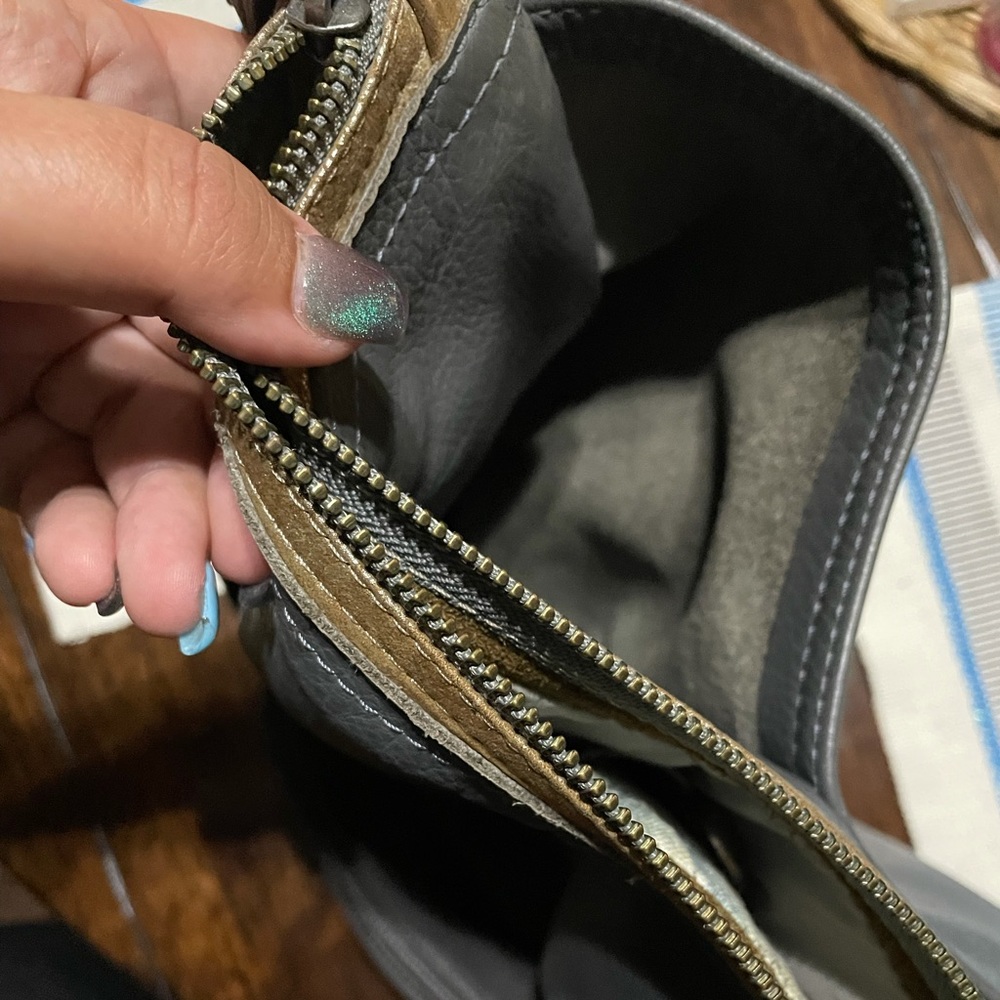 Rough & Tumble medium vintage open pocket hobo - Picture 5 of 9